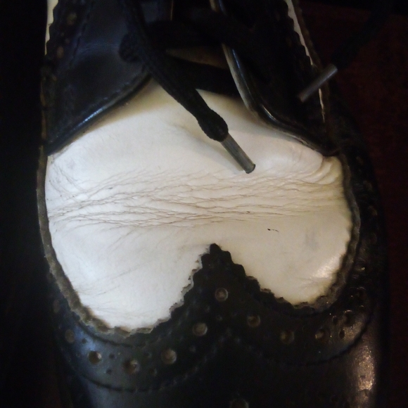 Dr. Martens Mens USA 8  Ladies 9  Run Large Black and White Oxford Shoes - Picture 7 of 14